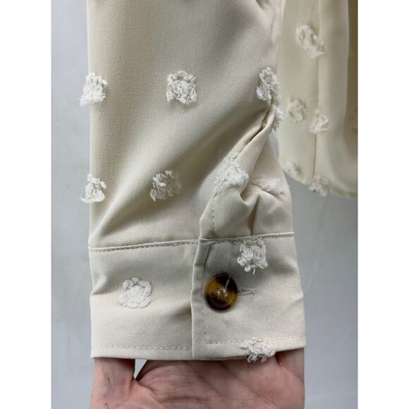 Cream 2XL women’s dotted button up long sleeve blouse - Picture 2 of 8